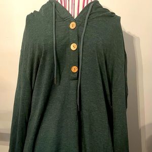 BloomChic Women’s Green Top with hood-NWT, 2X